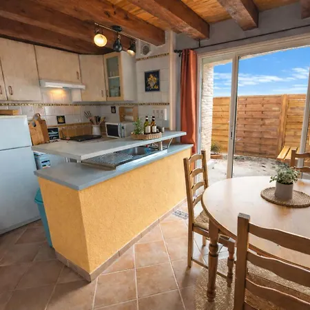 Maison Avec Piscine 2-4 Pax *