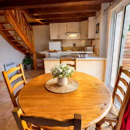 Maison Avec Piscine 2-4 Pax Ferienhaus *